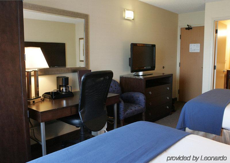 Quality Inn Saint-Jean-Sur-Richelieu Habitación foto